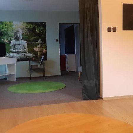 Budha Apartma Jirikov  Экстерьер фото