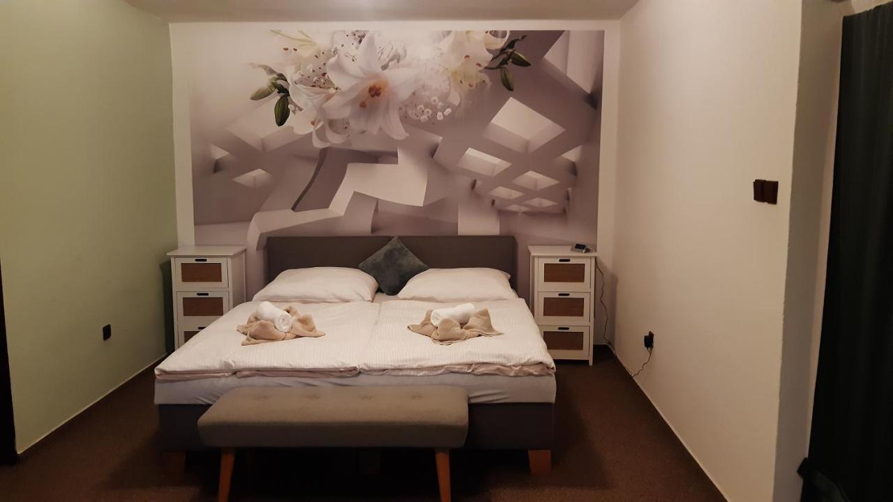 Budha Apartma Jirikov  Экстерьер фото