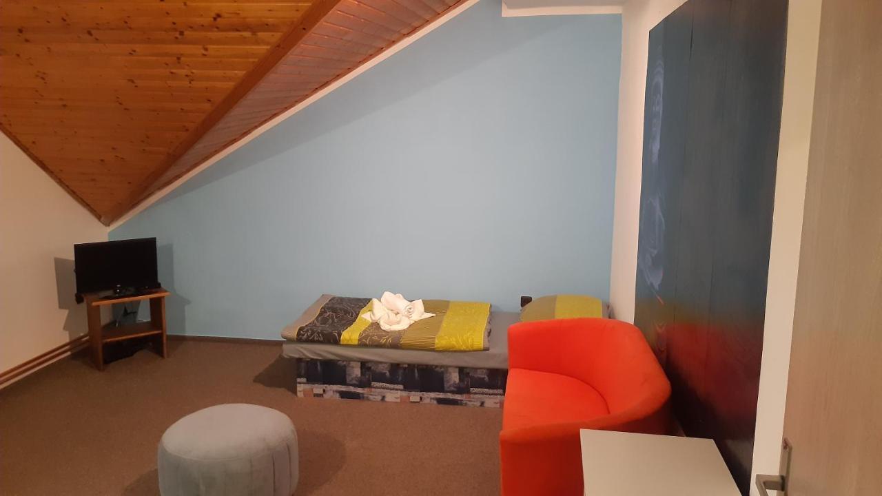 Budha Apartma Jirikov  Экстерьер фото
